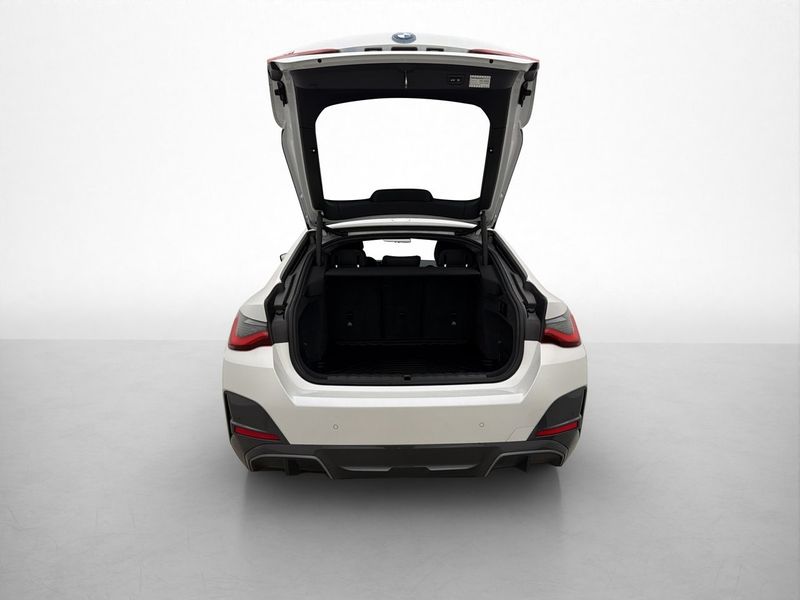 BMW i4 bild 9