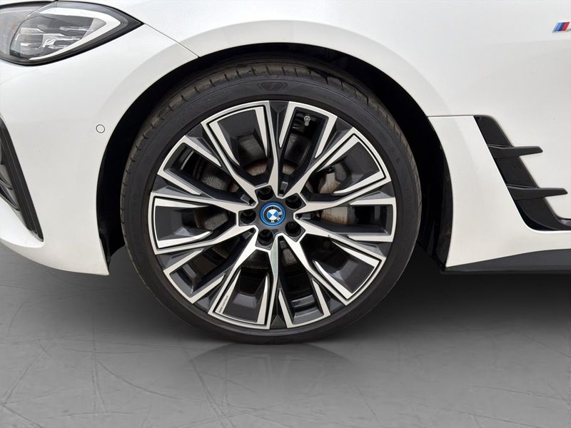 BMW i4 bild 31