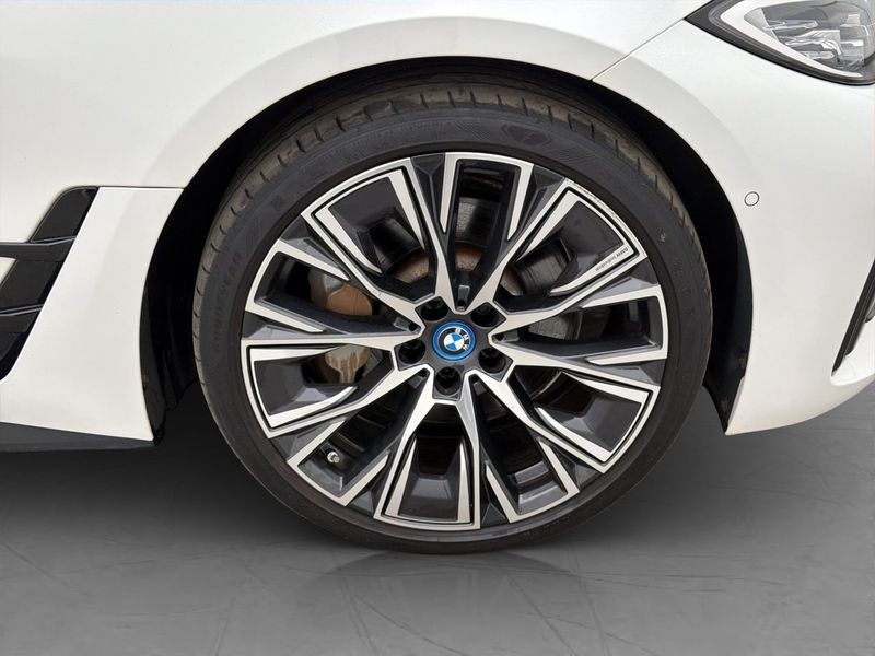 BMW i4 bild 34