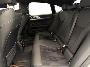 BMW i4 bild 12