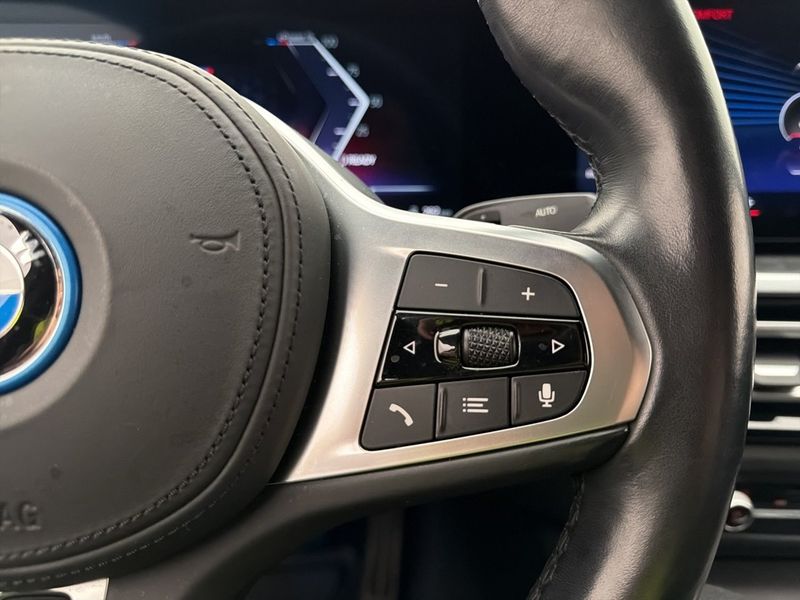 BMW i4 bild 19