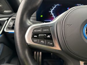 BMW i4 bild 18
