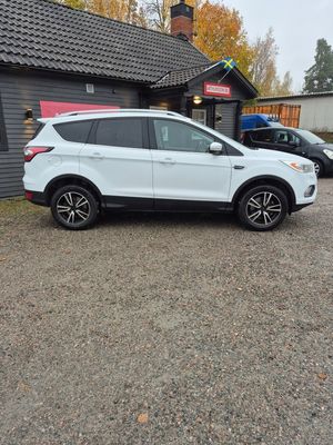 Ford Kuga bild 2