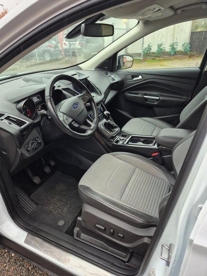 Ford Kuga bild 6