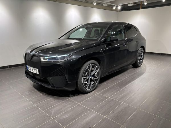 BMW iX xDrive50 Sport Sky Lounge H K Laser DAP Luftfjädring 22 - 2022
