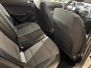 Hyundai i20 bild 7