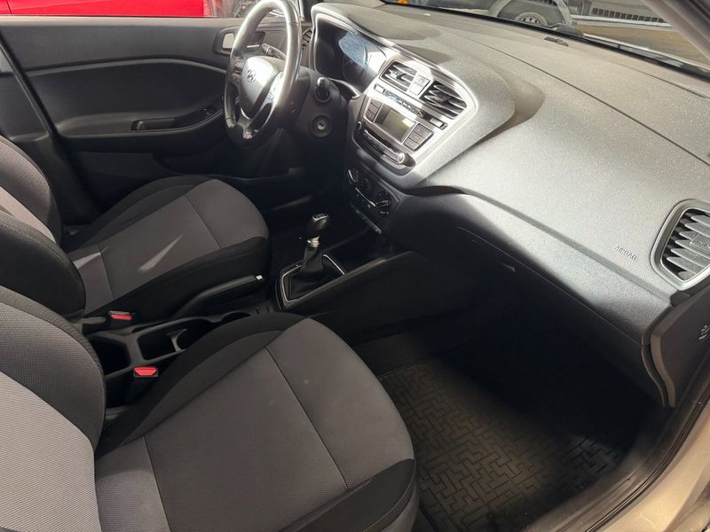 Hyundai i20 bild 8