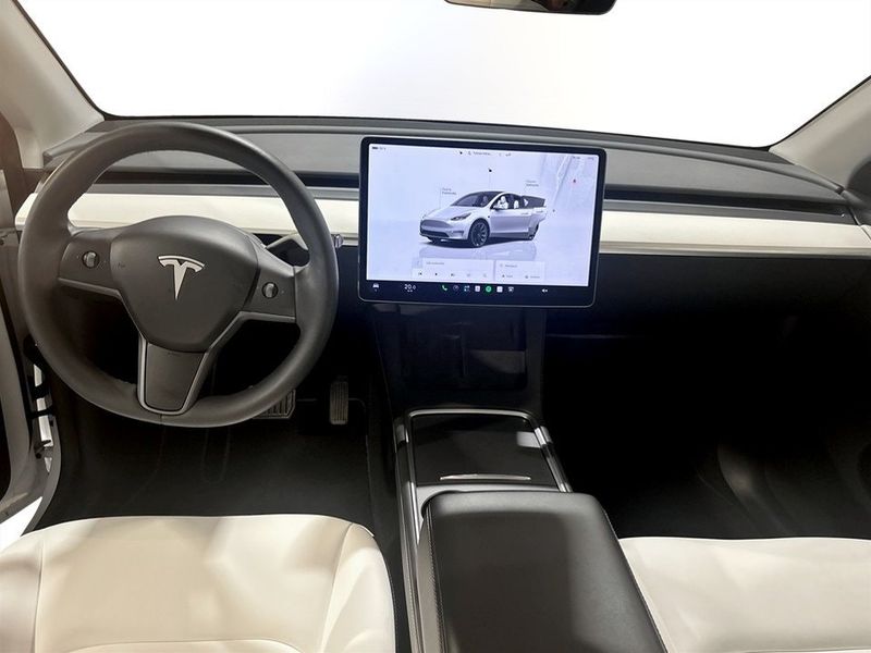 Tesla Model Y bild 6