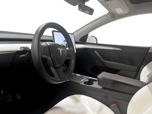 Tesla Model Y bild 4