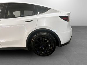 Tesla Model Y bild 13