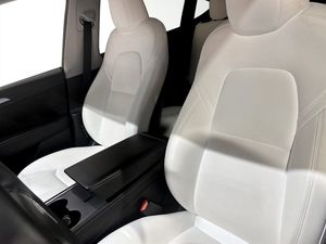 Tesla Model Y bild 5