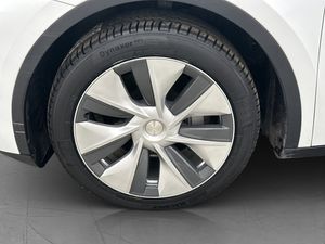 Tesla Model Y bild 11