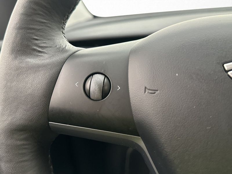 Tesla Model Y bild 23