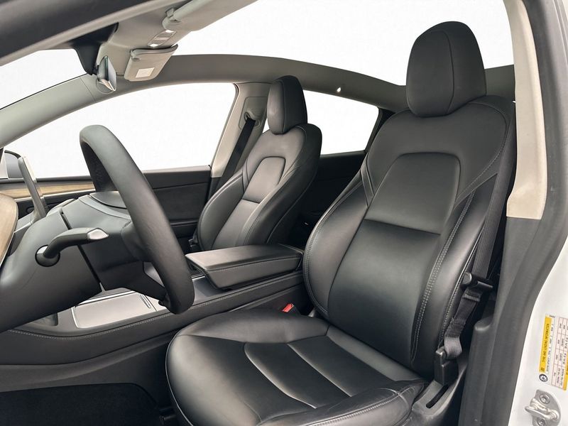 Tesla Model Y bild 14