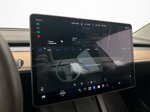 Tesla Model 3 bild 30