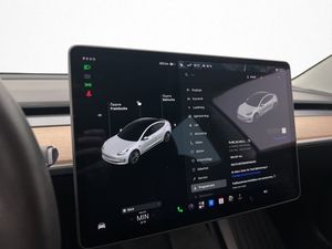 Tesla Model 3 bild 33