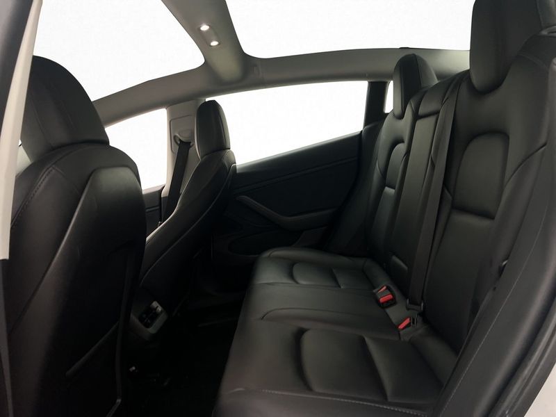 Tesla Model 3 bild 20
