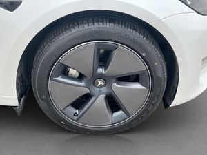 Tesla Model 3 bild 11
