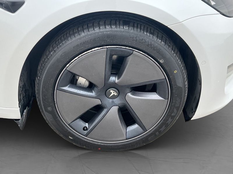 Tesla Model 3 bild 11