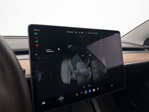 Tesla Model 3 bild 31