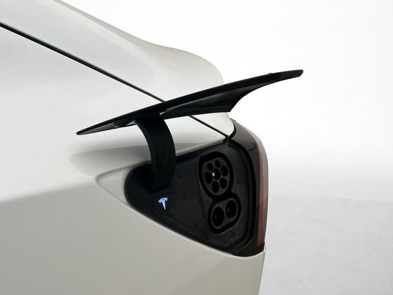 Tesla Model 3 bild 22