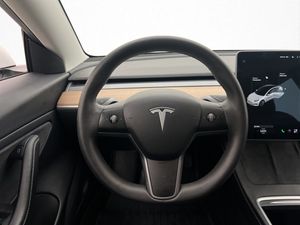 Tesla Model 3 bild 21
