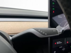 Tesla Model 3 bild 25