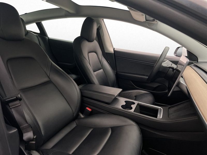 Tesla Model 3 bild 15