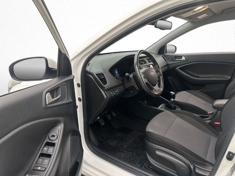 Hyundai i20 bild 17