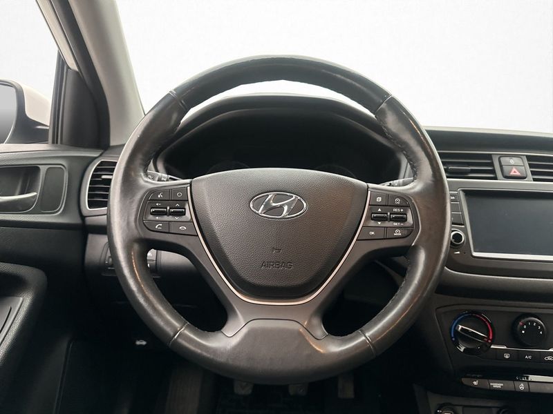 Hyundai i20 bild 16
