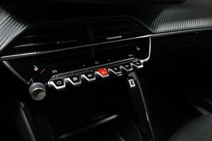 Peugeot 208 bild 20