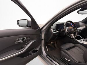 BMW 330 bild 10