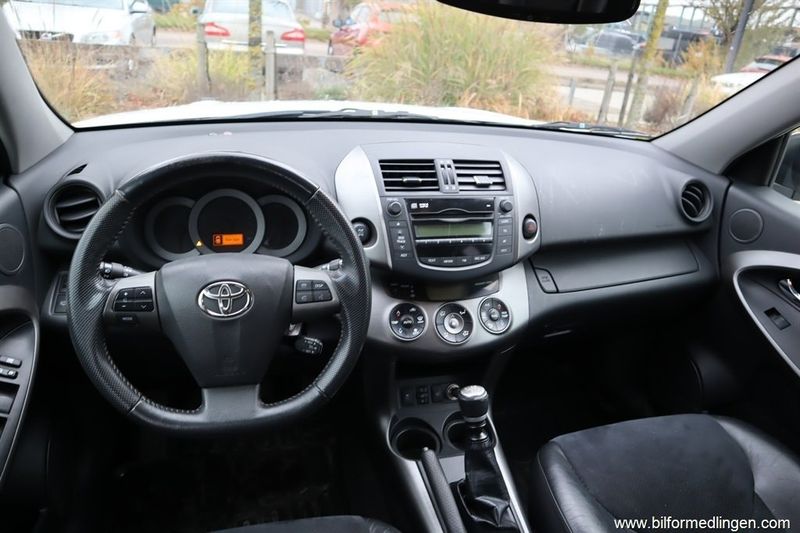 Toyota RAV4 bild 5