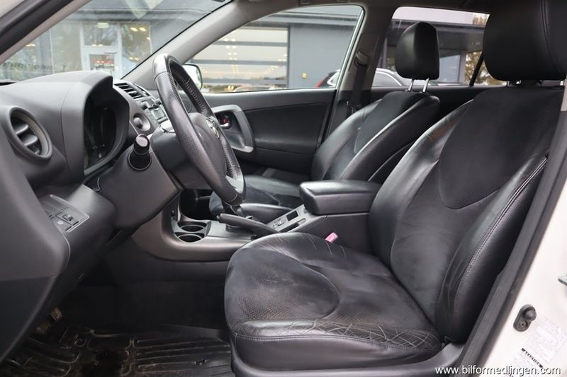 Toyota RAV4 bild 4