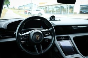 Porsche Taycan bild 18