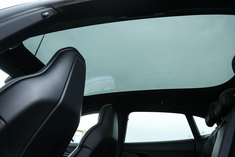 Porsche Taycan bild 19