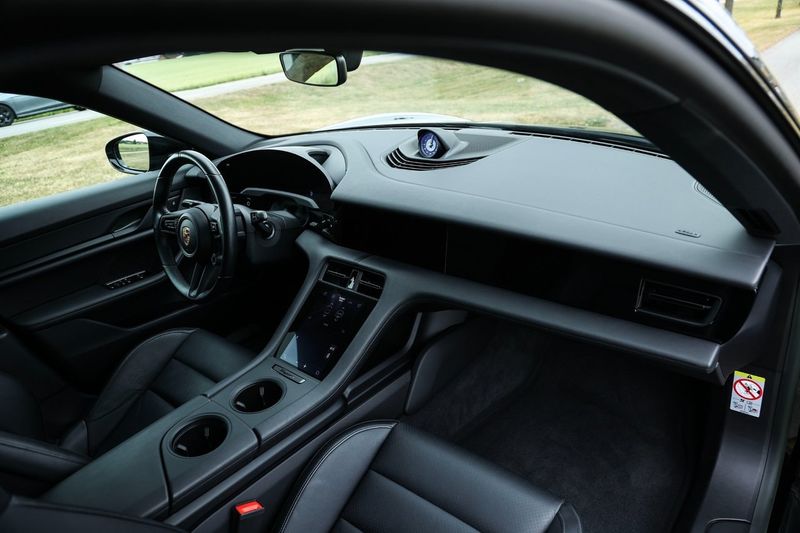 Porsche Taycan bild 17