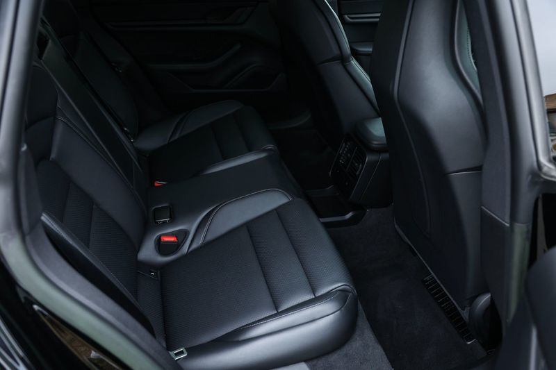 Porsche Taycan bild 15