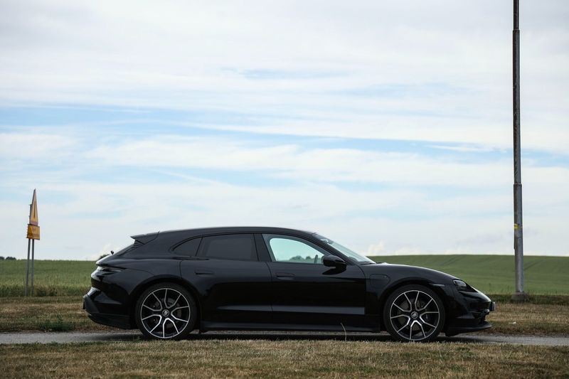 Porsche Taycan bild 10