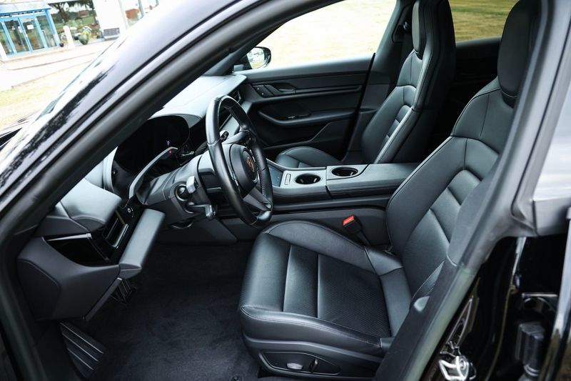 Porsche Taycan bild 12