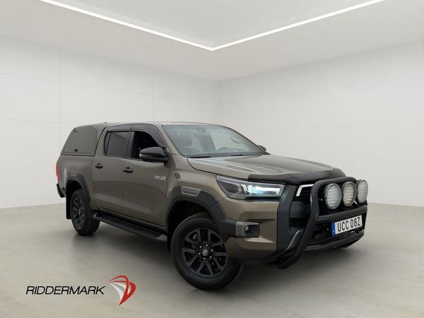 Toyota Hilux Invincible 2.8 4WD Dragkrok JBL Skinn Diff Moms - 2024