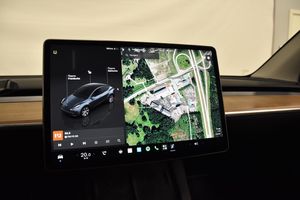Tesla Model Y bild 18