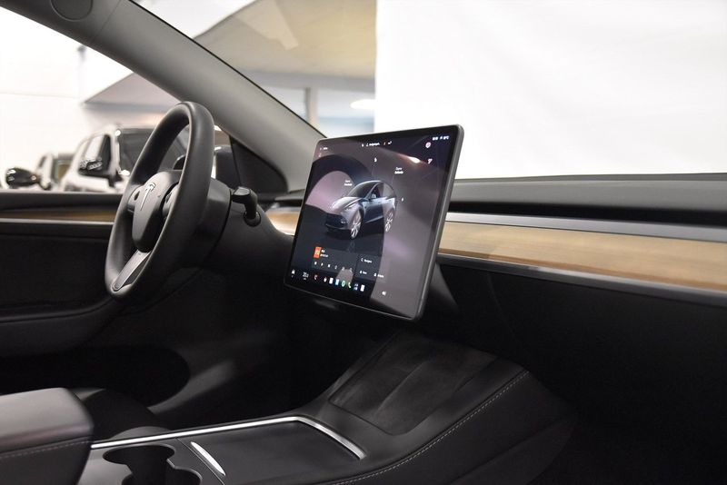 Tesla Model Y bild 8