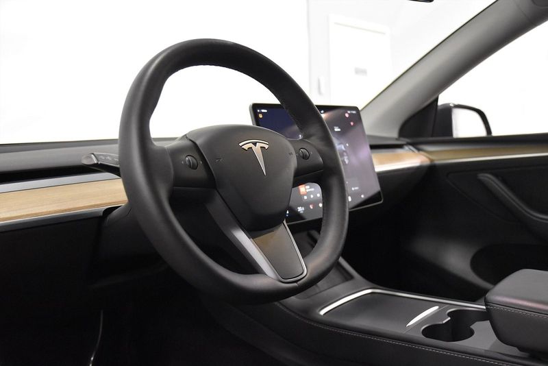 Tesla Model Y bild 7