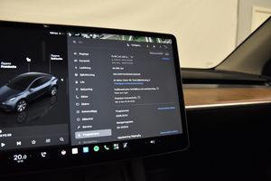 Tesla Model Y bild 17