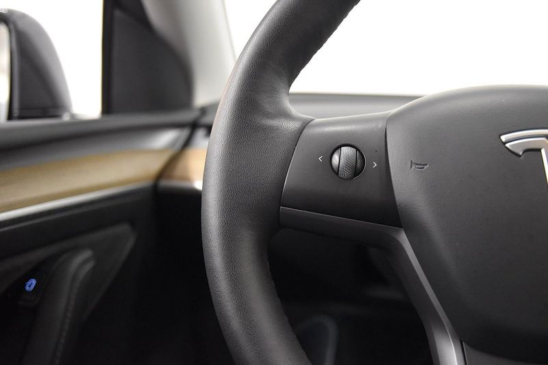 Tesla Model Y bild 9