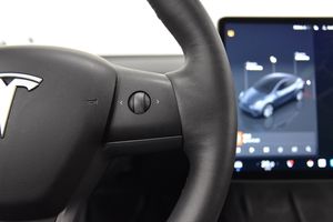Tesla Model Y bild 10