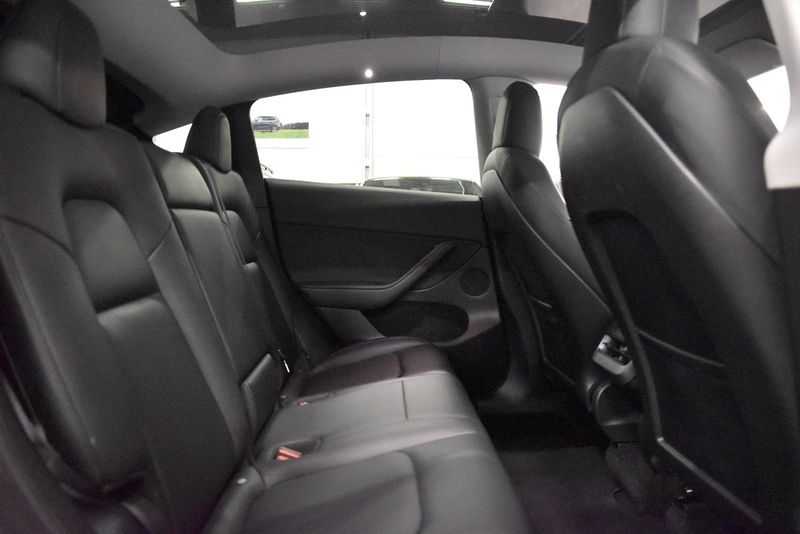 Tesla Model Y bild 13
