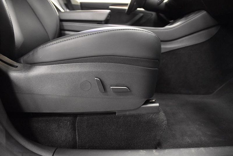 Tesla Model Y bild 14