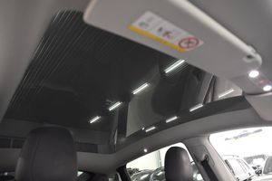 Tesla Model Y bild 12